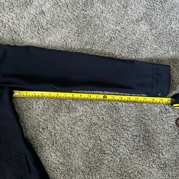 Vuori Women Palisades Rain Jacket Color Dark Oregano Black Size Medium - Picture 7 of 9